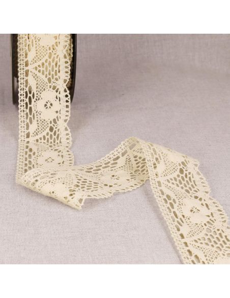 Cotton lace between two Marguerite 50 mm - Ecru