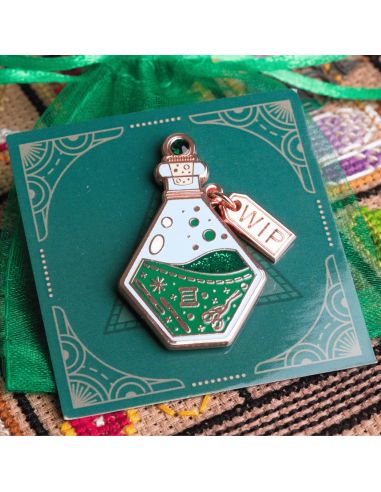 Magnetic needle holder - Green magic potion