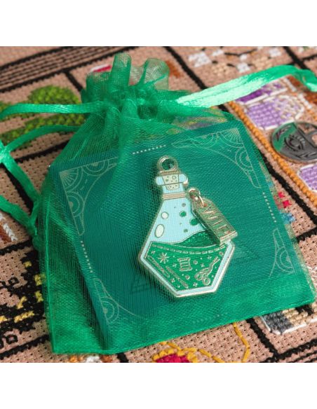 Magnetic needle holder - Green magic potion